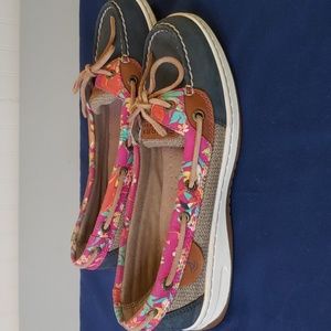 Floral and navy blue Sperry’s top-sider boat shoes. Like new!